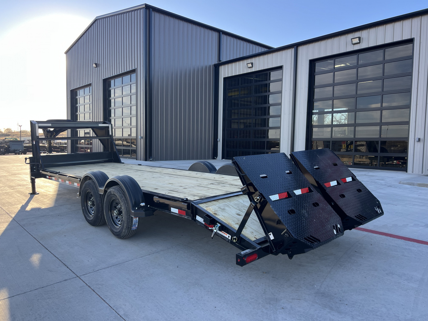 New 2026 PJ 83"x24' Gooseneck I-Beam Equipment Trailer – EV