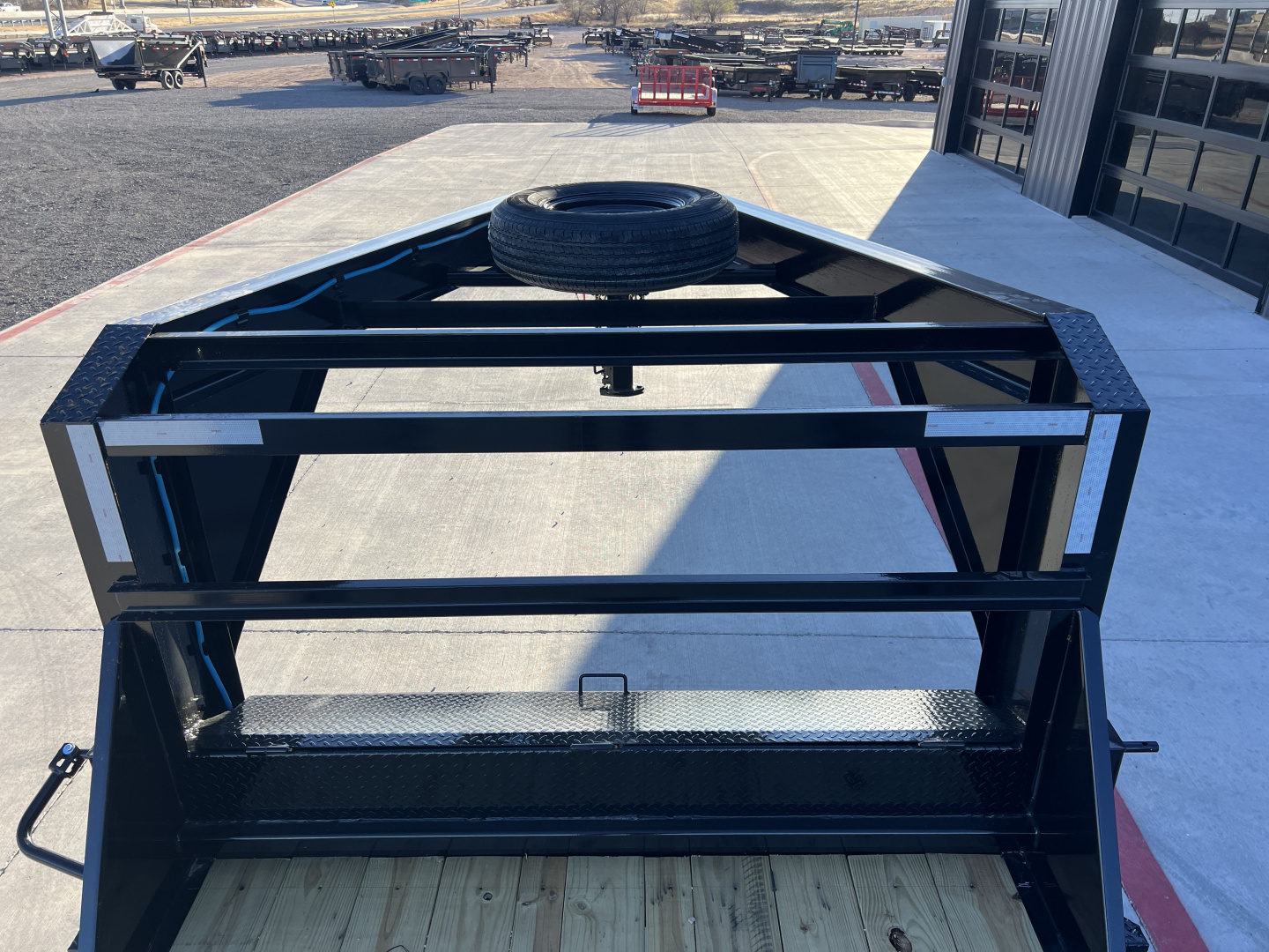 New 2026 PJ 83"x24' Gooseneck I-Beam Equipment Trailer – EV