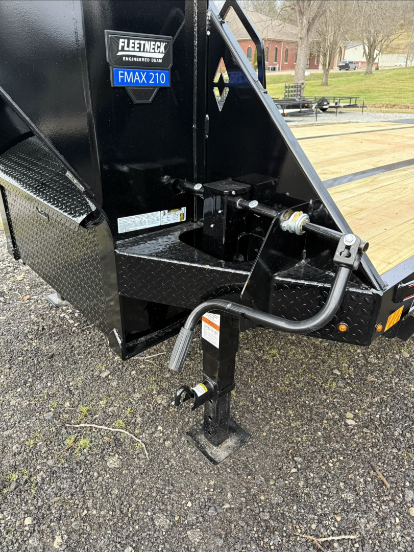 New 2026 Diamond C Trailers FMAX 210 MR / XDR 2.0 30X102 Equipment Trailer