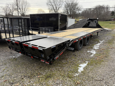New 2026 Diamond C Trailers FMAX 210 MR / XDR 2.0 30X102 Equipment Trailer