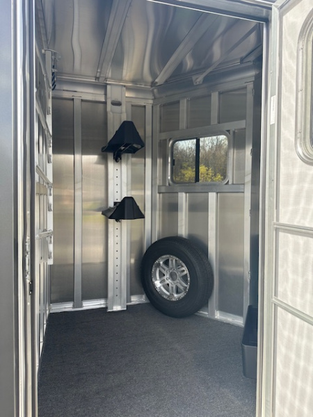 New 2026 Featherlite Trailers 9300 Horse Trailer