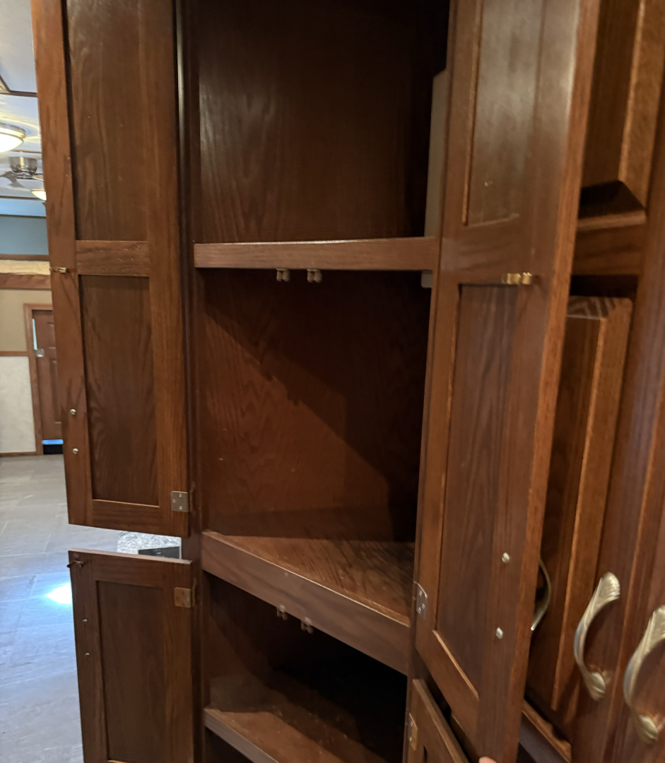 Used 2011 Showhauler 45’ Tandem Axle Motorcoach