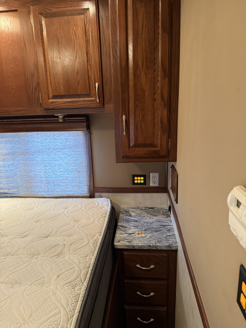 Used 2011 Showhauler 45’ Tandem Axle Motorcoach