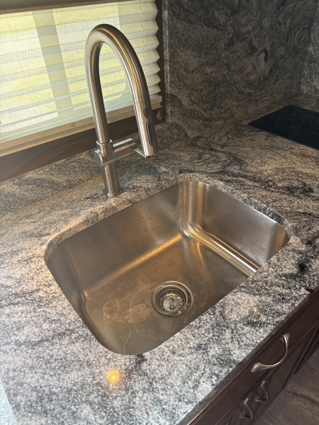 Used 2011 Showhauler 45’ Tandem Axle Motorcoach