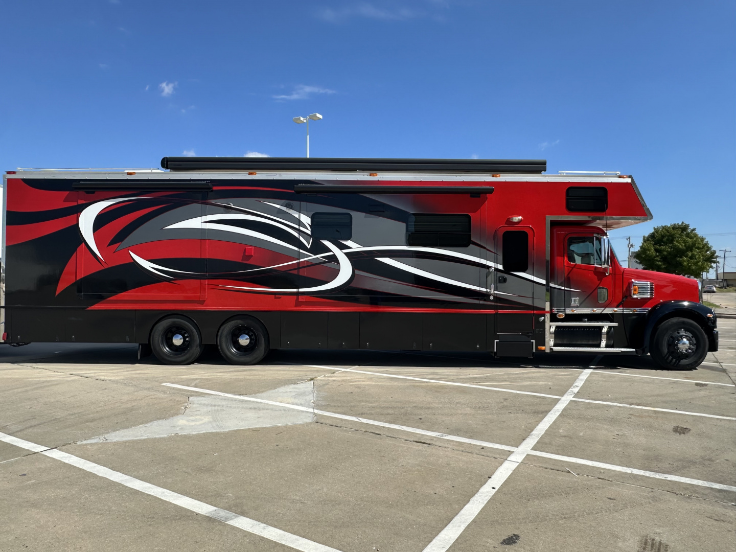 Used 2010 Renegade 45' Motorcoach