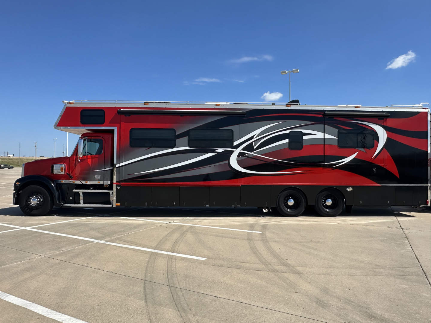 Used 2010 Renegade 45' Motorcoach