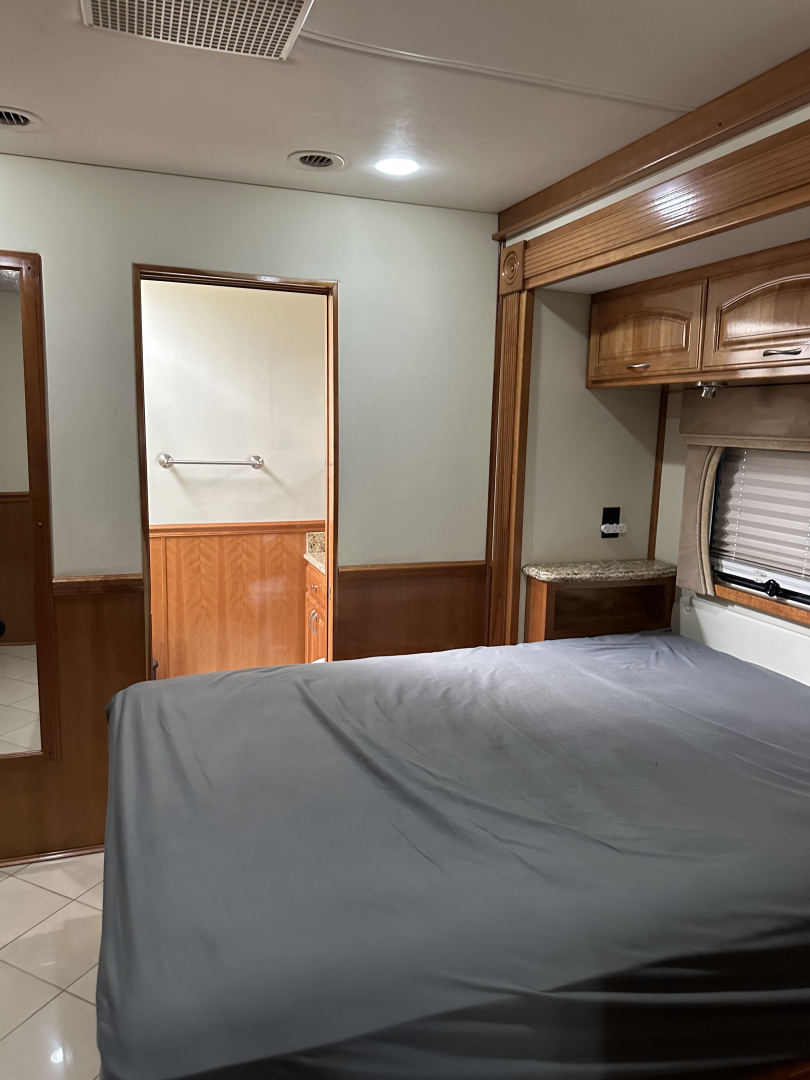 Used 2010 Renegade 45' Motorcoach