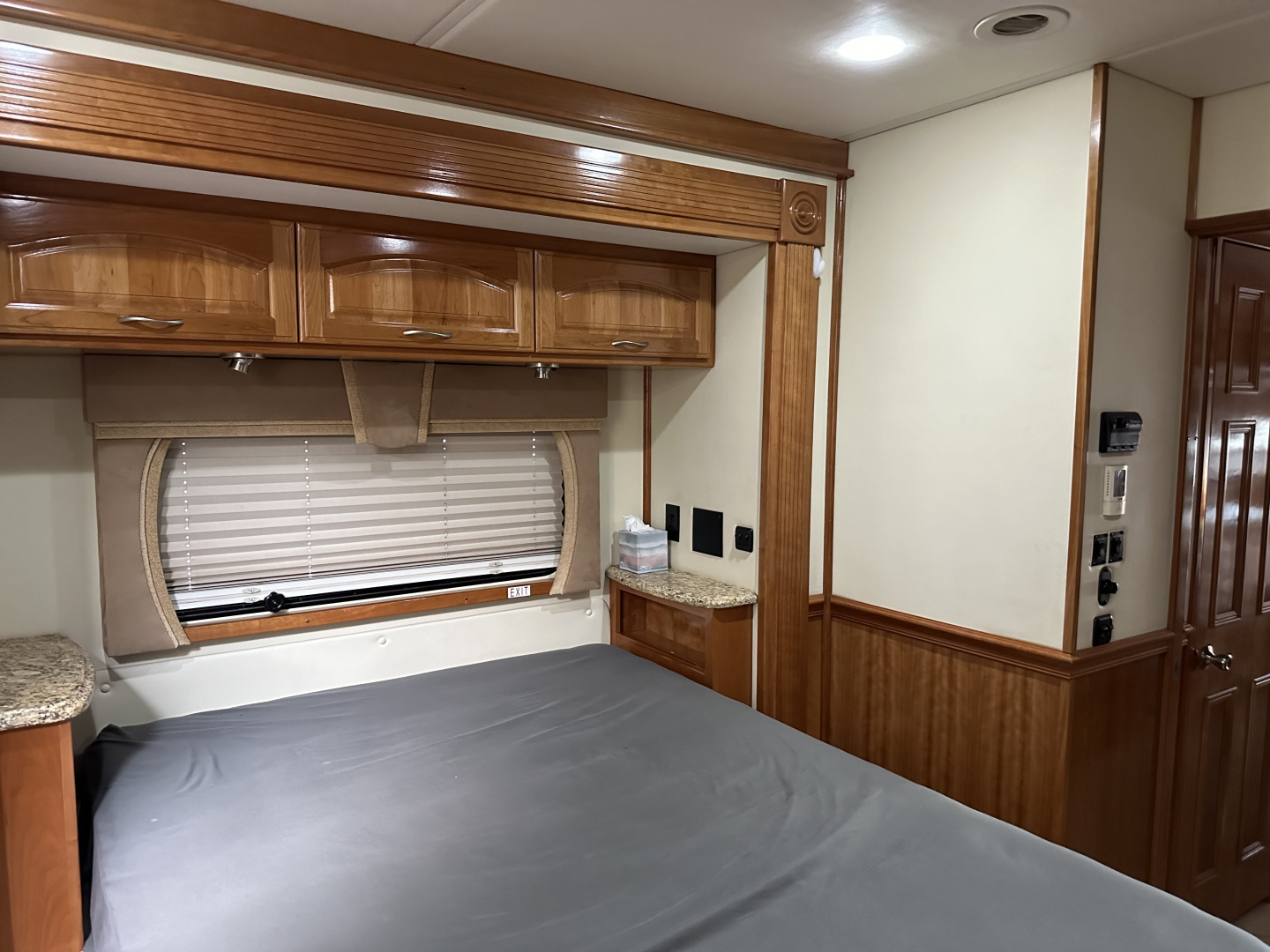 Used 2010 Renegade 45' Motorcoach