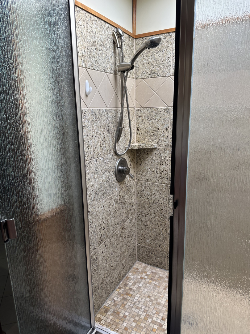 Used 2010 Renegade 45' Motorcoach