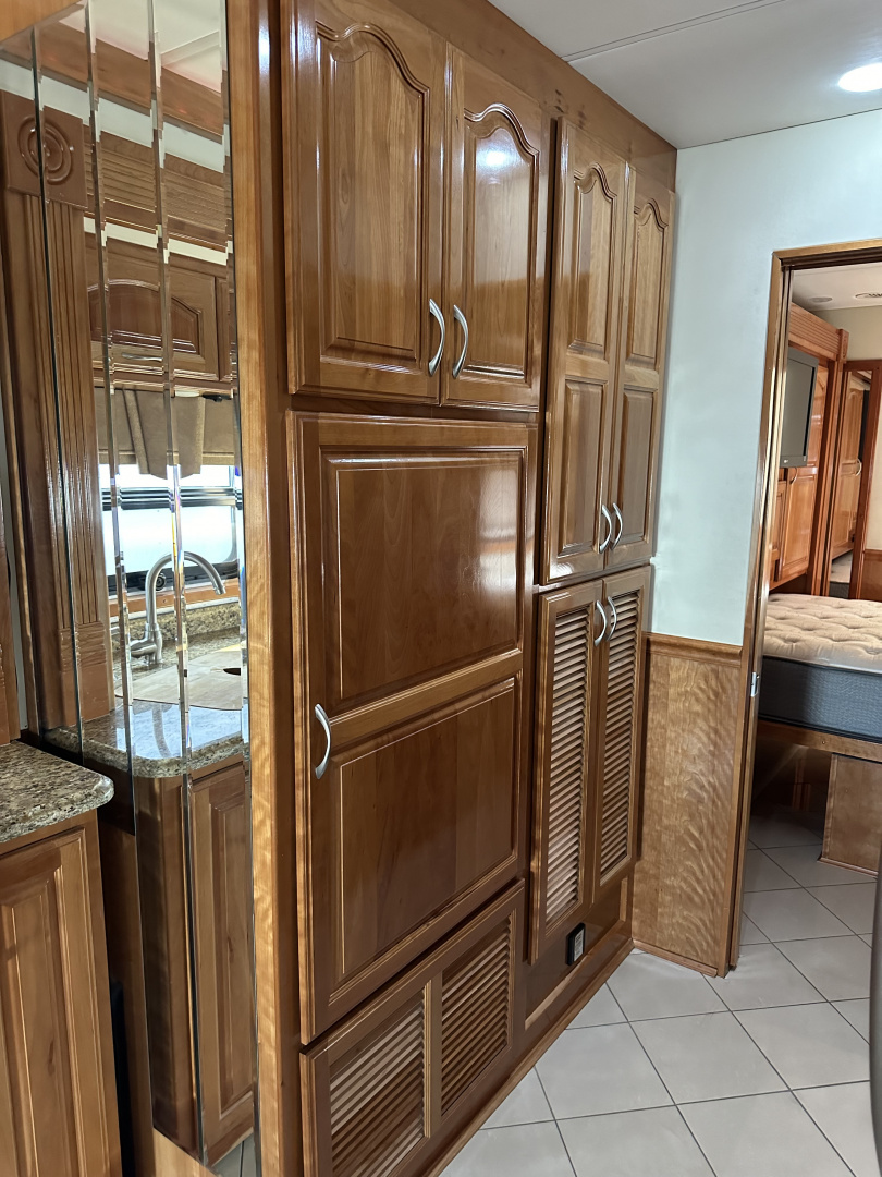 Used 2010 Renegade 45' Motorcoach