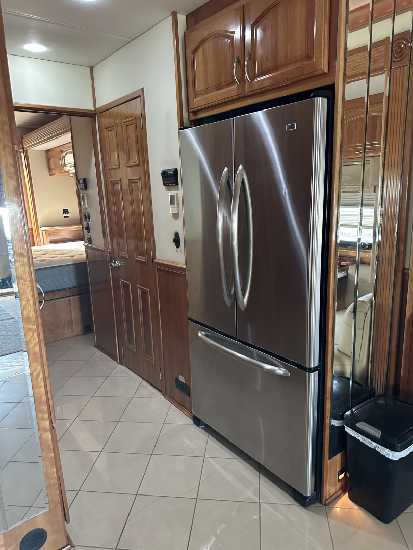 Used 2010 Renegade 45' Motorcoach