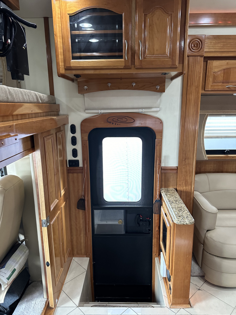 Used 2010 Renegade 45' Motorcoach