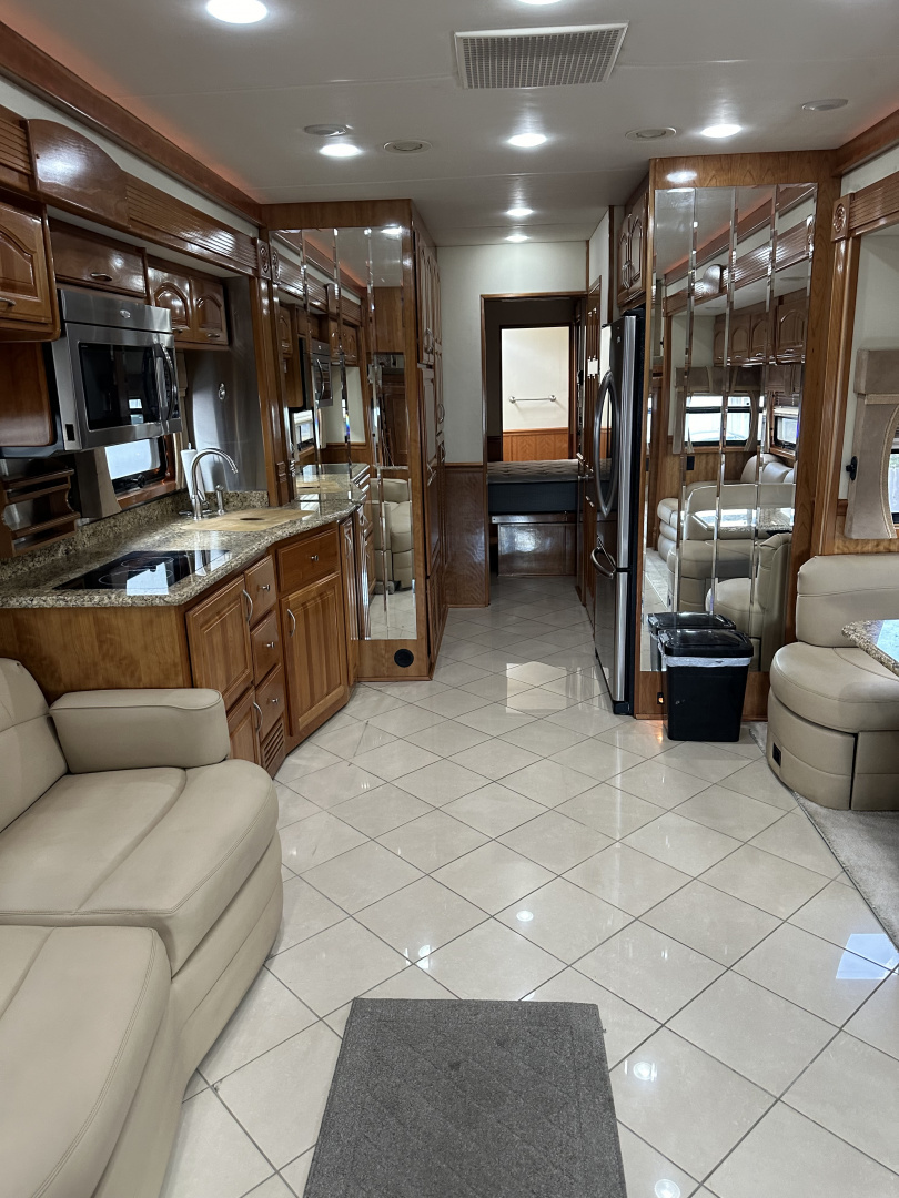 Used 2010 Renegade 45' Motorcoach