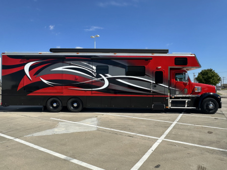 Used 2010 Renegade 45' Motorcoach