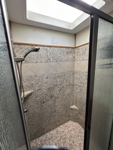 Used 2010 Renegade 45' Motorcoach