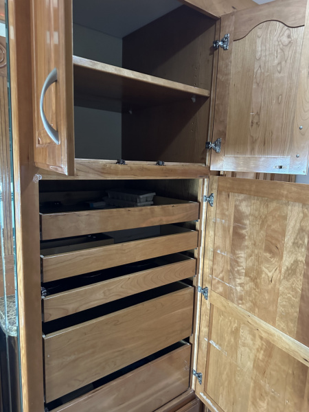 Used 2010 Renegade 45' Motorcoach