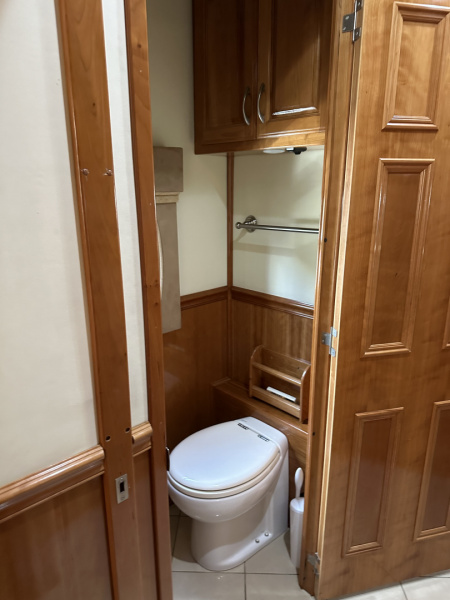 Used 2010 Renegade 45' Motorcoach