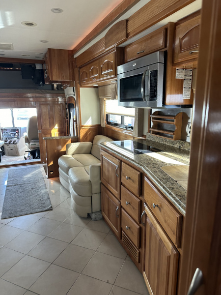 Used 2010 Renegade 45' Motorcoach
