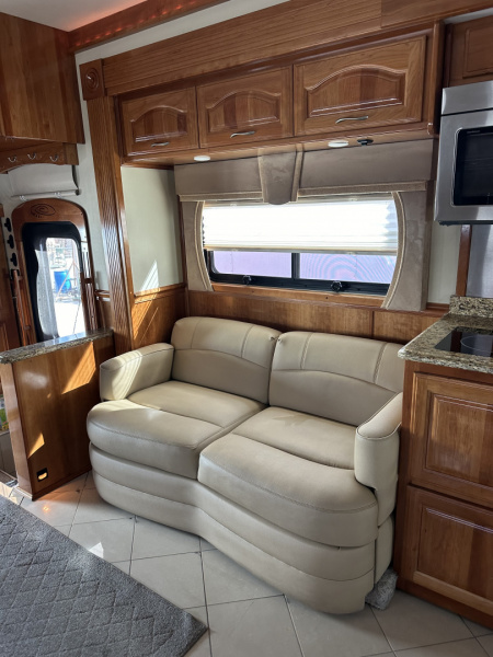 Used 2010 Renegade 45' Motorcoach