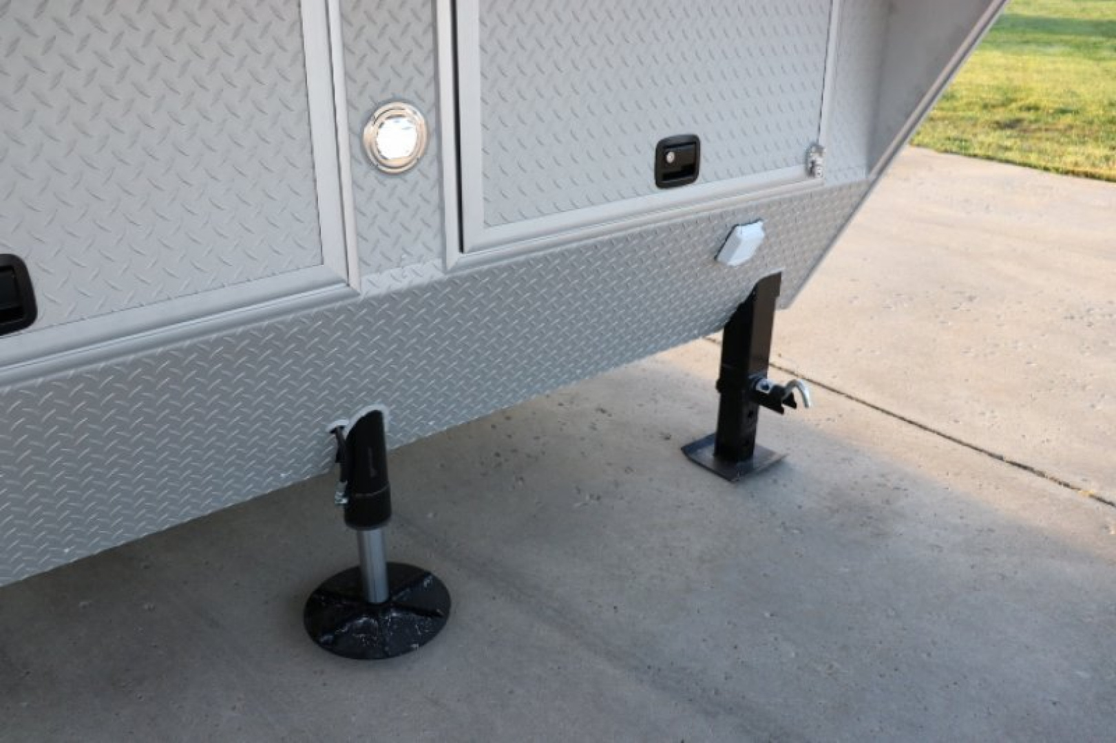New 2019 inTech 44’ Aluminum Gooseneck Sprint Car Trailer