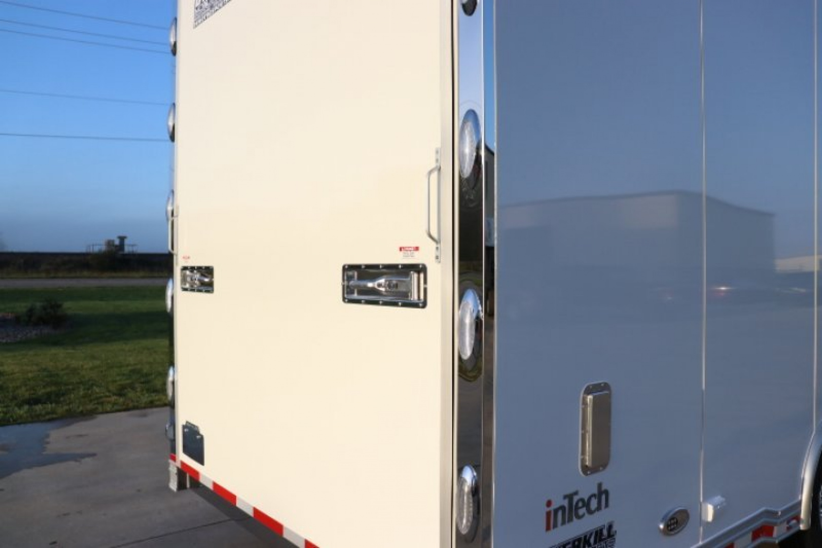 New 2019 inTech 44’ Aluminum Gooseneck Sprint Car Trailer