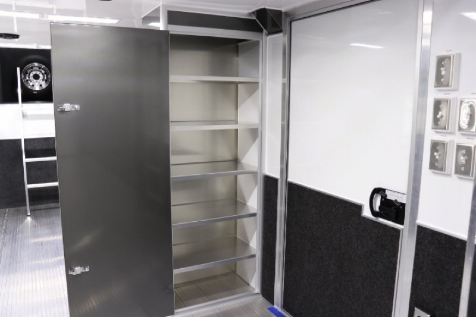 New 2019 inTech 44’ Aluminum Gooseneck Sprint Car Trailer