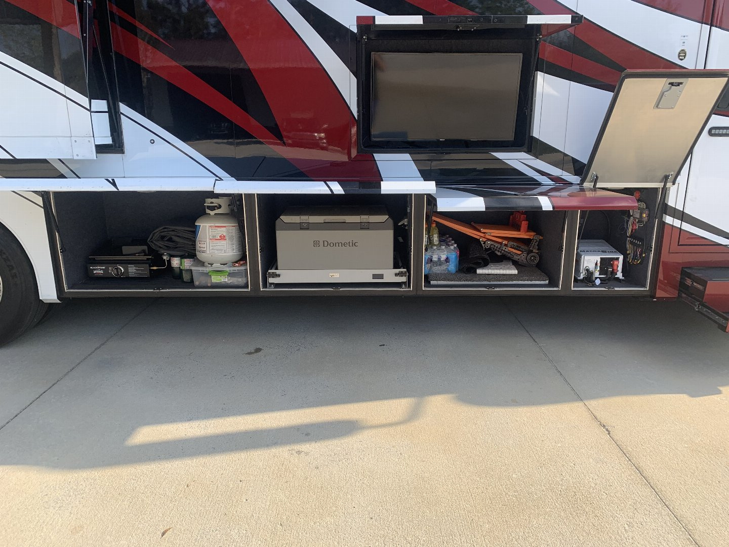 Used 2018 Showhauler 45’ Motorcoach