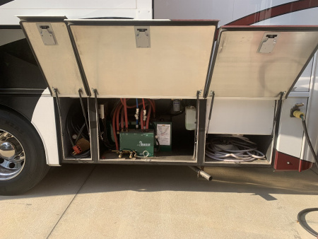 Used 2018 Showhauler 45’ Motorcoach