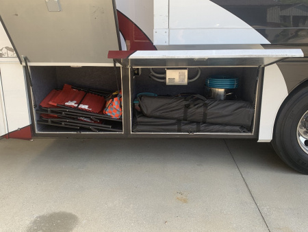 Used 2018 Showhauler 45’ Motorcoach