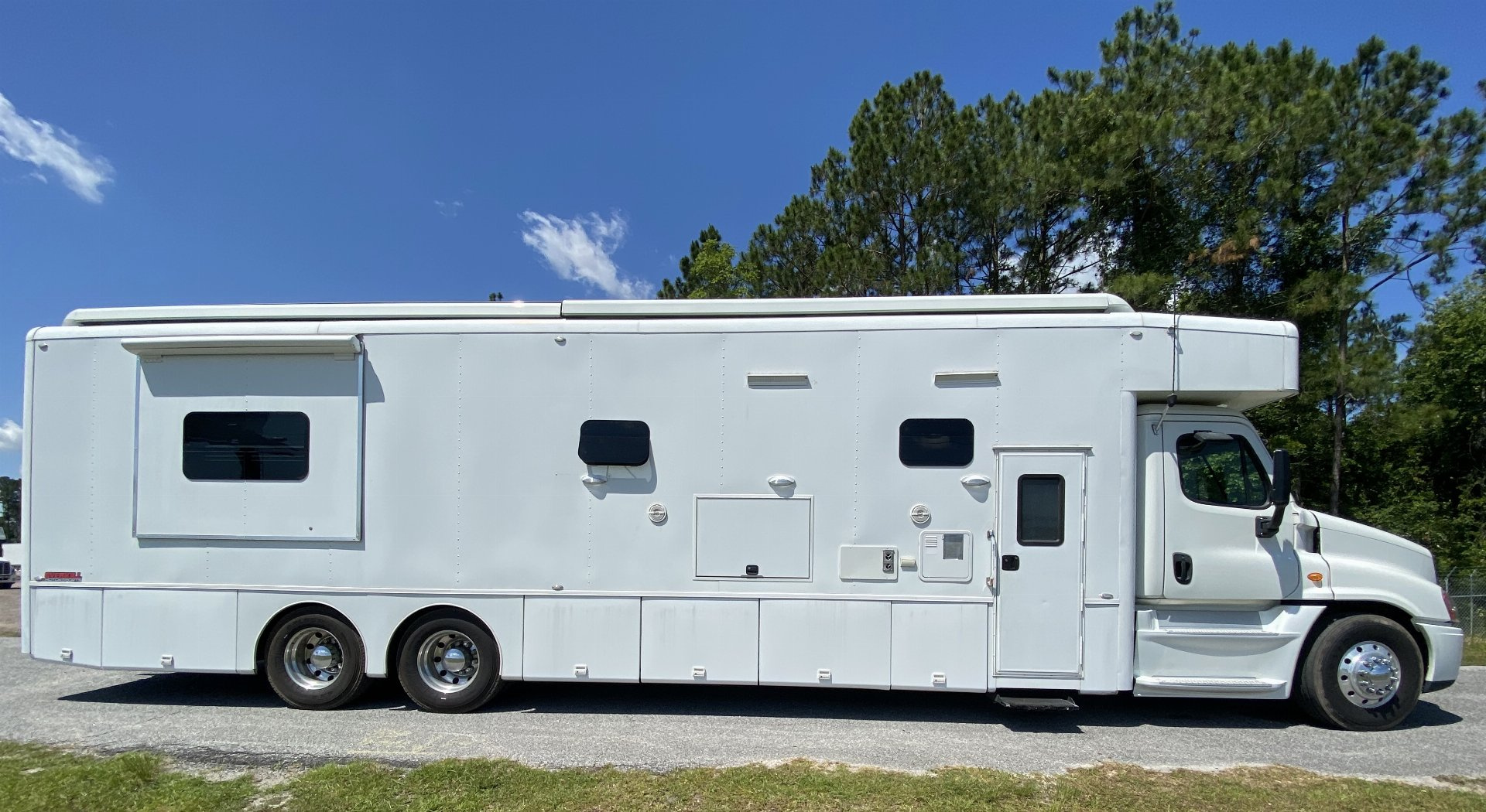 Used 2015 NRC 45’ Tandem Axle Motorcoach
