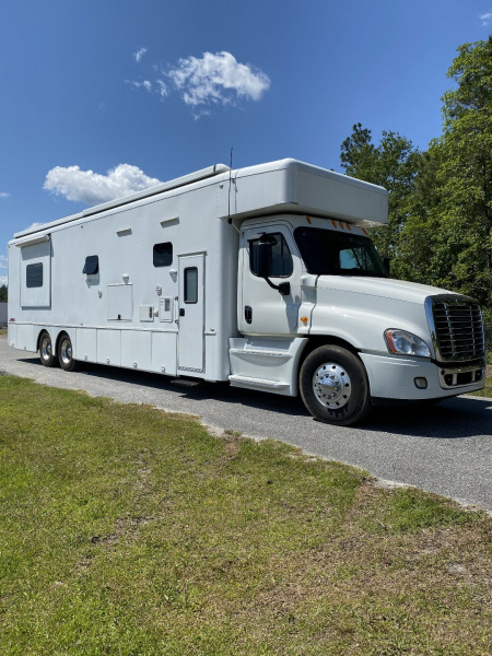 Used 2015 NRC 45’ Tandem Axle Motorcoach