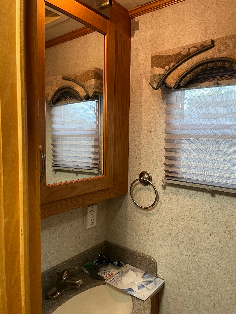 Used 2006 Haulmark 45’ Tandem Axle Motorcoach