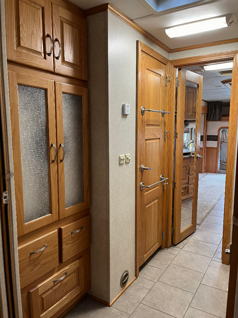 Used 2006 Haulmark 45’ Tandem Axle Motorcoach