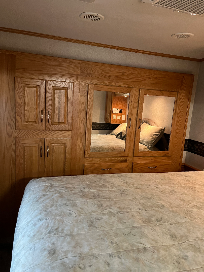 Used 2006 Haulmark 45’ Tandem Axle Motorcoach