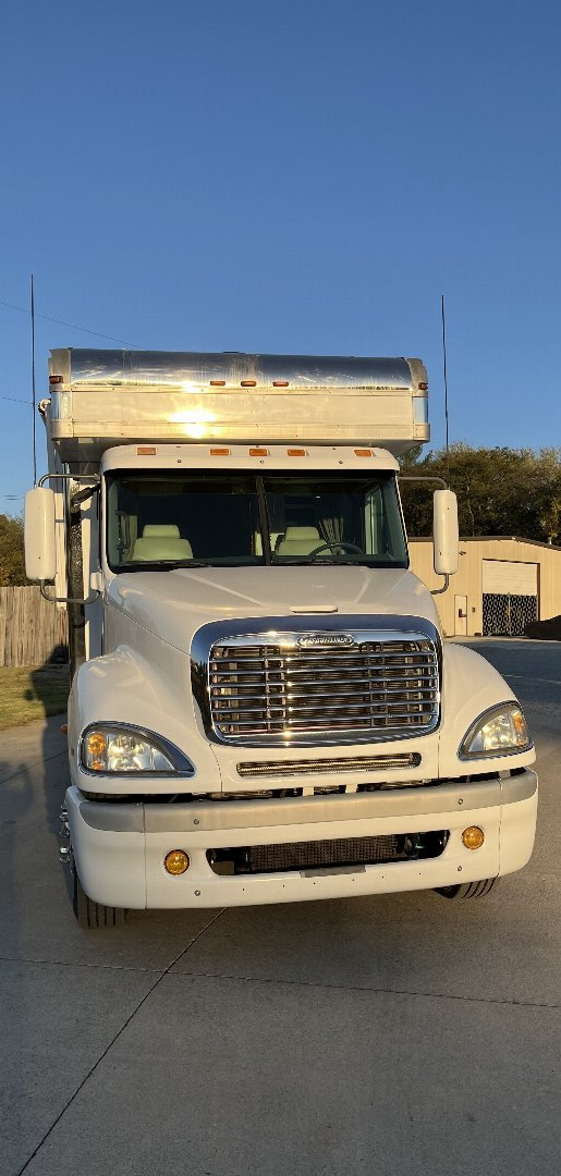 Used 2006 Haulmark 45’ Tandem Axle Motorcoach