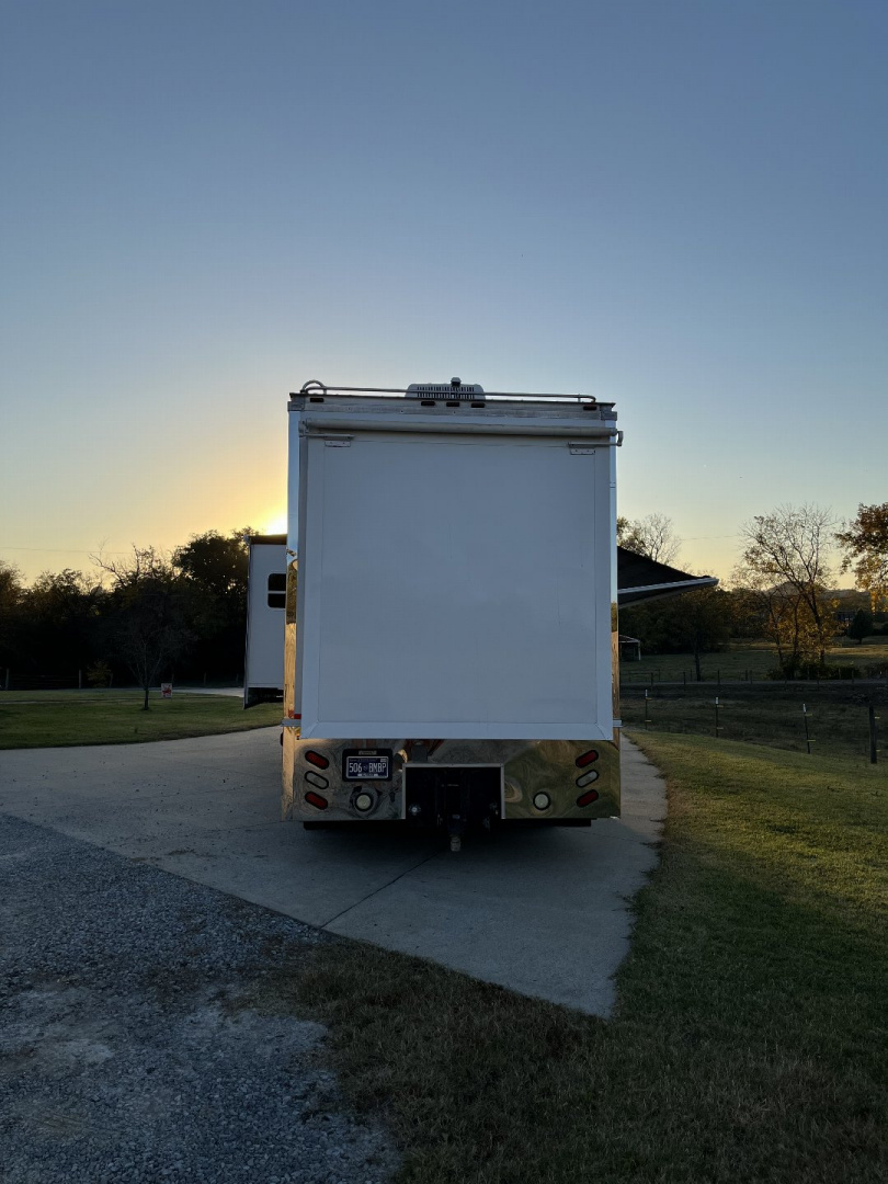 Used 2006 Haulmark 45’ Tandem Axle Motorcoach
