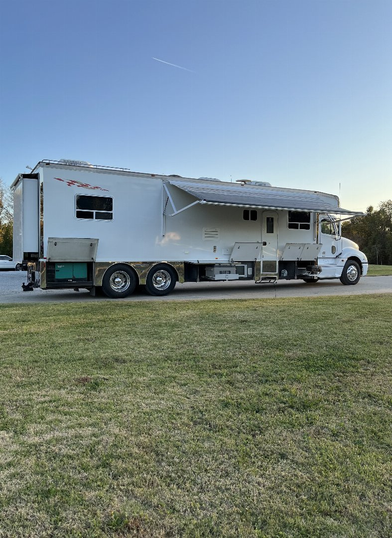 Used 2006 Haulmark 45’ Tandem Axle Motorcoach
