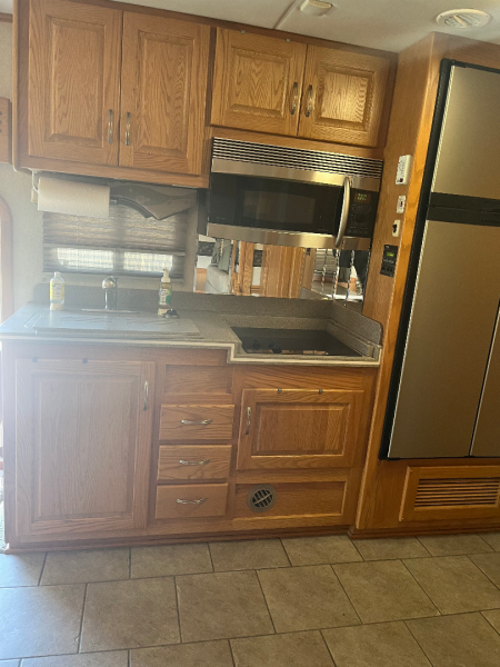 Used 2006 Haulmark 45’ Tandem Axle Motorcoach