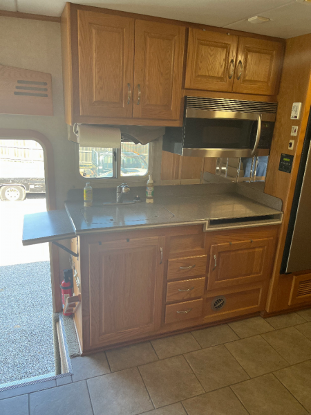 Used 2006 Haulmark 45’ Tandem Axle Motorcoach