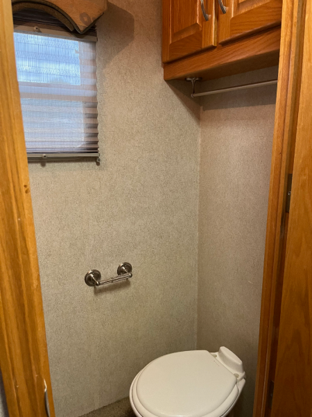 Used 2006 Haulmark 45’ Tandem Axle Motorcoach