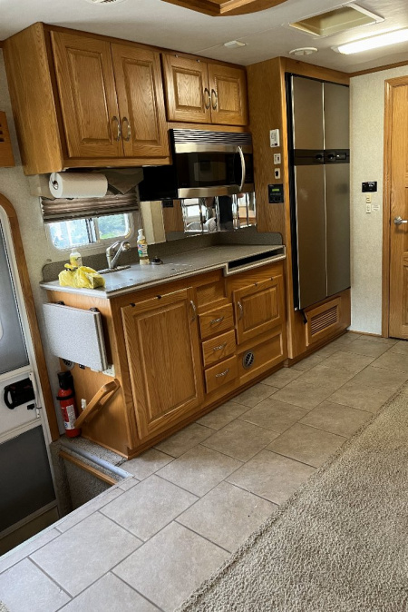 Used 2006 Haulmark 45’ Tandem Axle Motorcoach