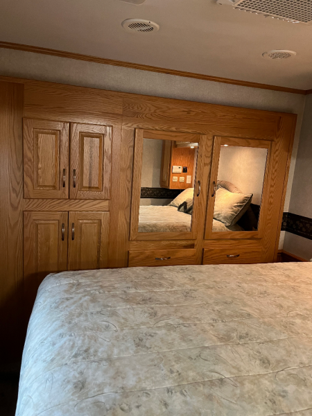 Used 2006 Haulmark 45’ Tandem Axle Motorcoach