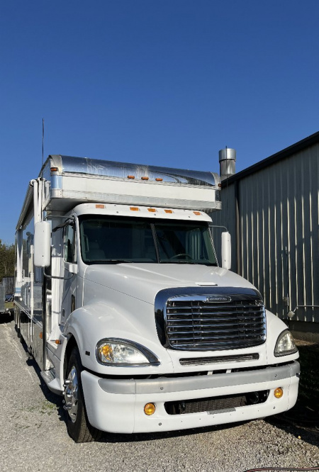 Used 2006 Haulmark 45’ Tandem Axle Motorcoach