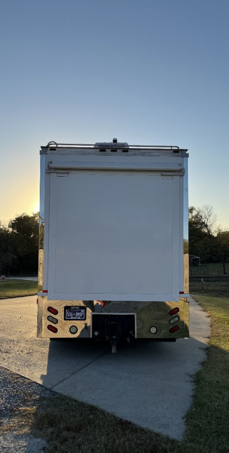 Used 2006 Haulmark 45’ Tandem Axle Motorcoach