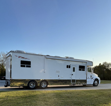 Used 2006 Haulmark 45’ Tandem Axle Motorcoach