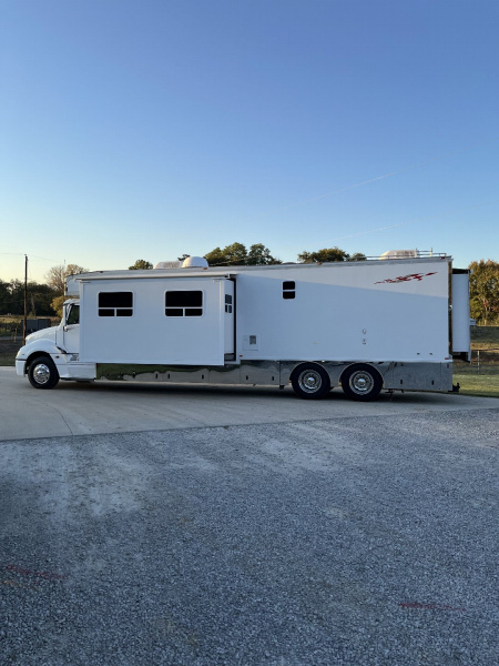 Used 2006 Haulmark 45’ Tandem Axle Motorcoach