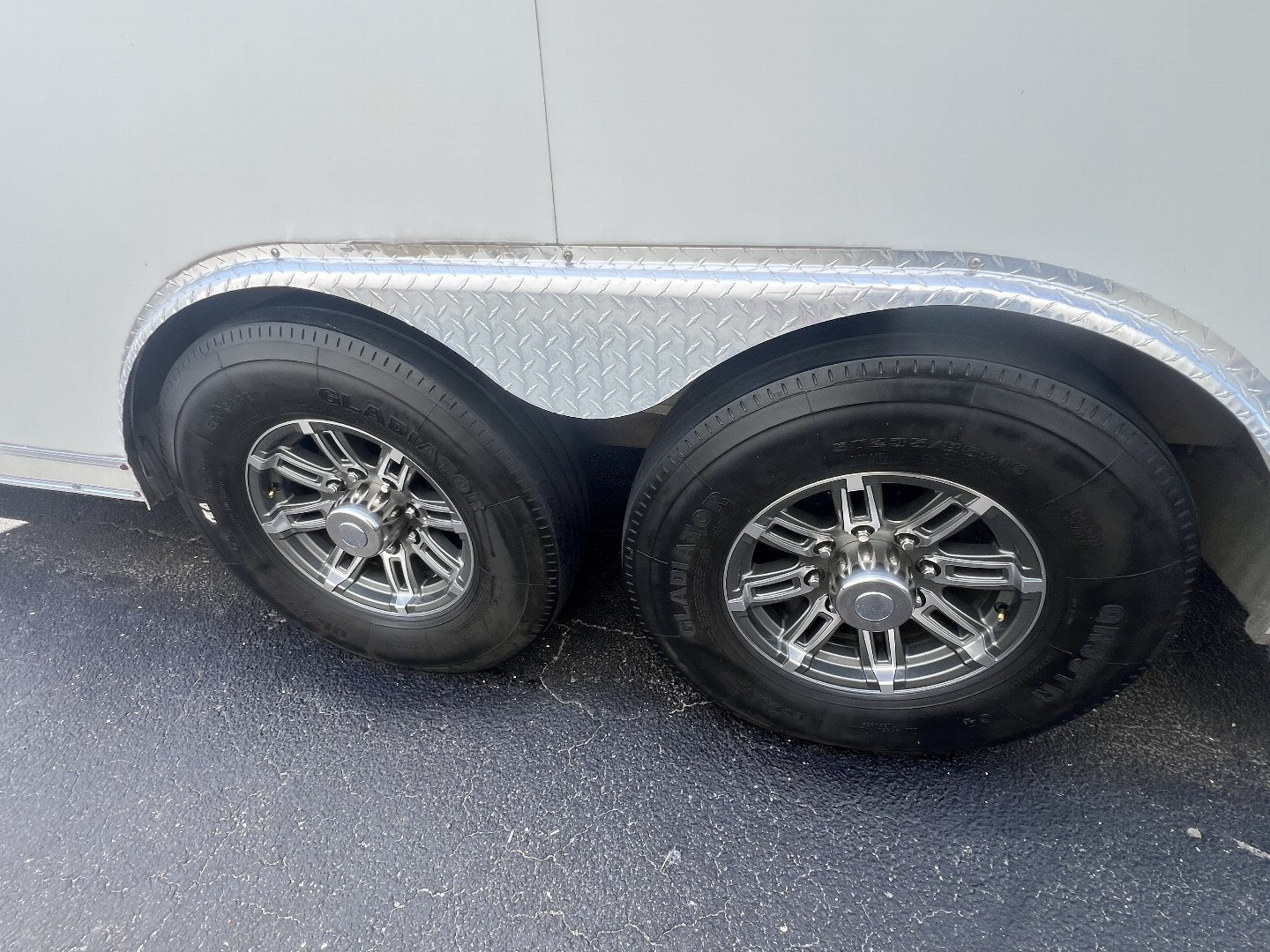 Used 2013 Cargo Mate 22’ VNose Aluminum Stacker Trailer