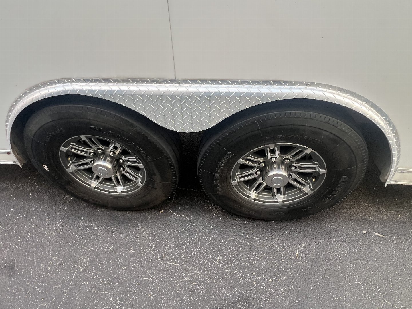 Used 2013 Cargo Mate 22’ VNose Aluminum Stacker Trailer