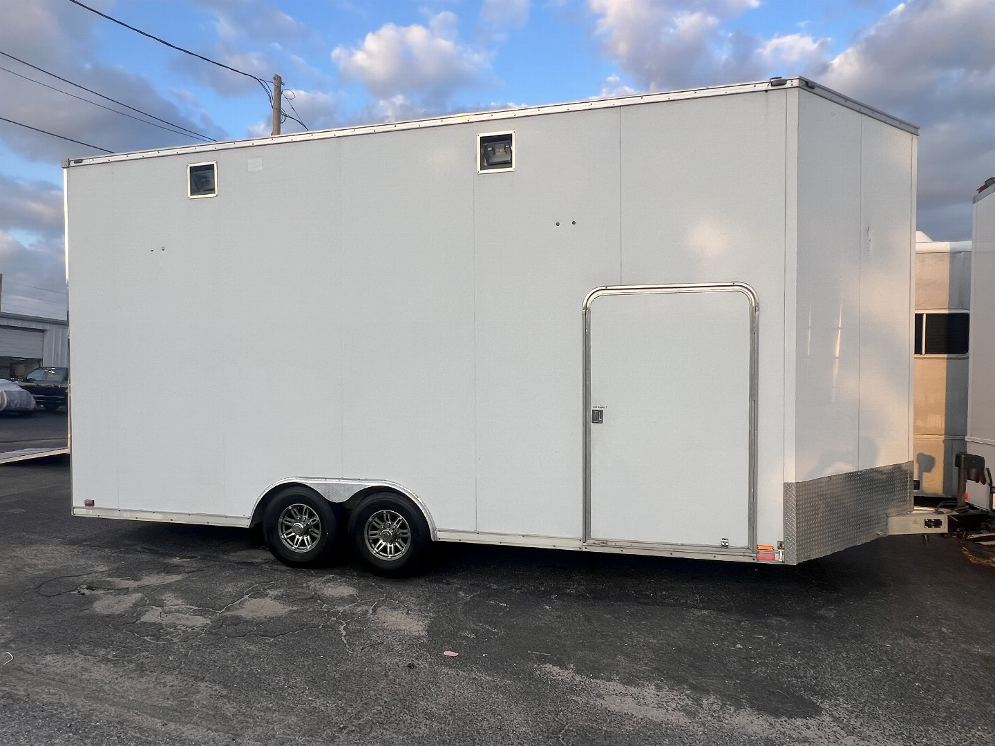 Used 2013 Cargo Mate 22’ VNose Aluminum Stacker Trailer