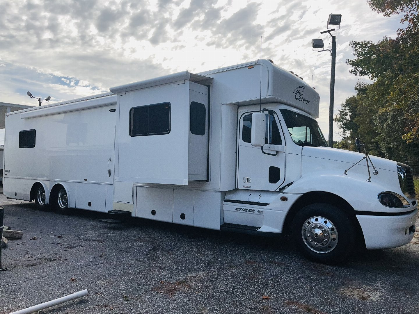 Used 2010 Chariot 45’ Tandem Axle Motorcoach